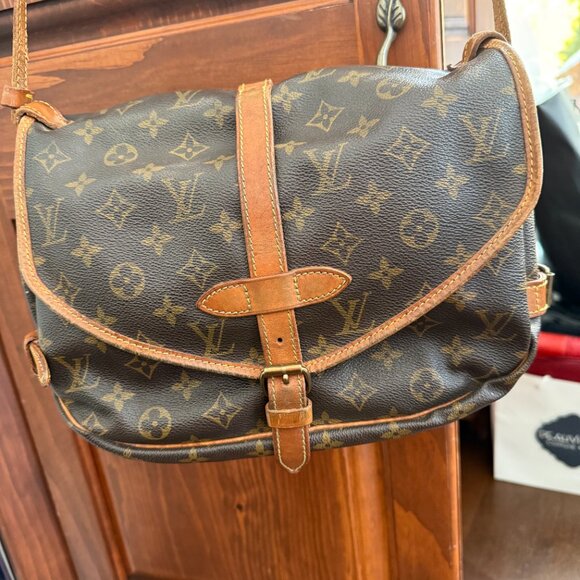 AUTHENTIC VINTAGE LOUIS VUITTON MONOGRAM "SAUMUR" 30 SHOULDER BAG/CROSSBODY - Picture 3 of 10